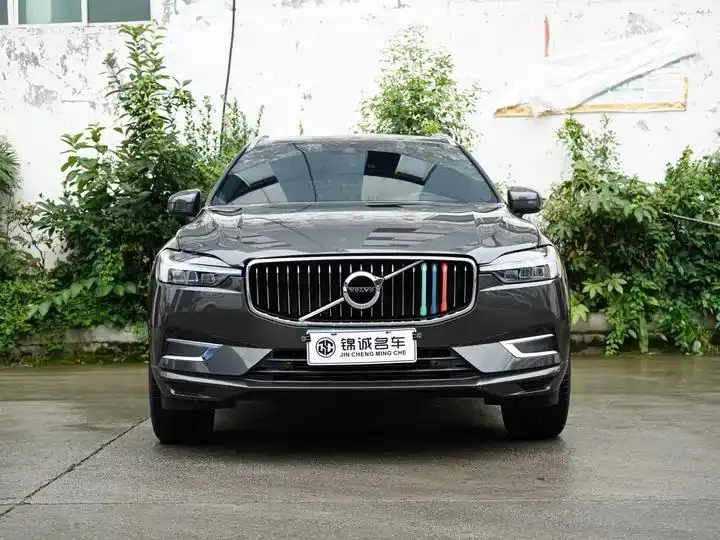 Volvo XC60 2021 T5 All-Wheel Drive Intelligent Luxury Edition 2
