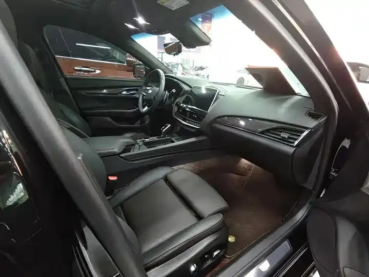 Cadillac CT5 2021 28T Platinum Sports 4