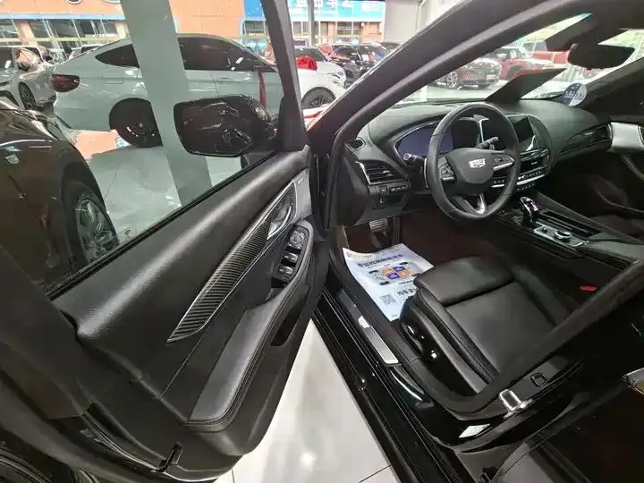 Cadillac CT5 2021 28T Platinum Sports 5