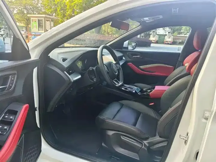 MG5 2023 180DVVT CVT Deluxe Edition 10