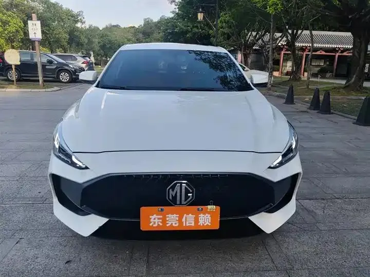 MG5 2023 180DVVT CVT Deluxe Edition 3