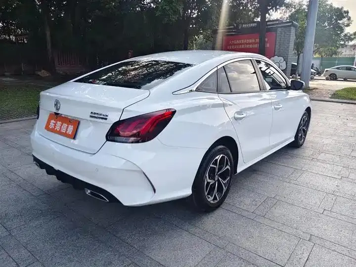 MG5 2023 180DVVT CVT Deluxe Edition 6