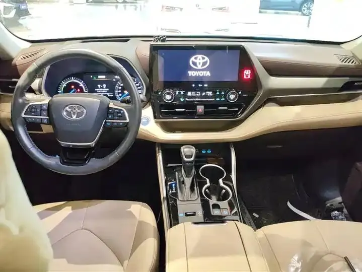 Highlander 2022 Dual Engine 2.5L 4-wheel Drive Premium Edition 7-seat 12