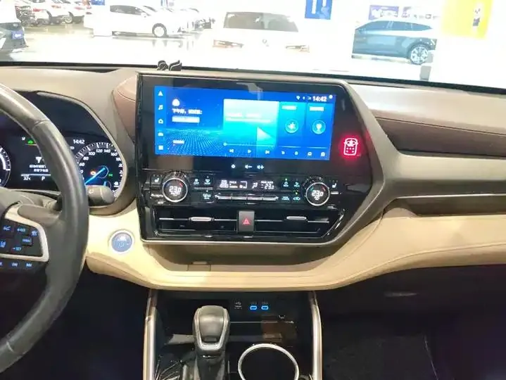 Highlander 2022 Dual Engine 2.5L 4-wheel Drive Premium Edition 7-seat 13