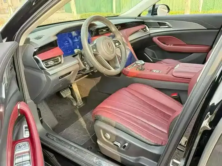 HongQi H5 2024 2.0T Auto Zhilian Flag Collar Edition 3