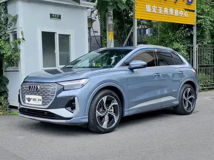 Audi Q4 e-tron 2024 40 e-tron Creation Edition - View 1