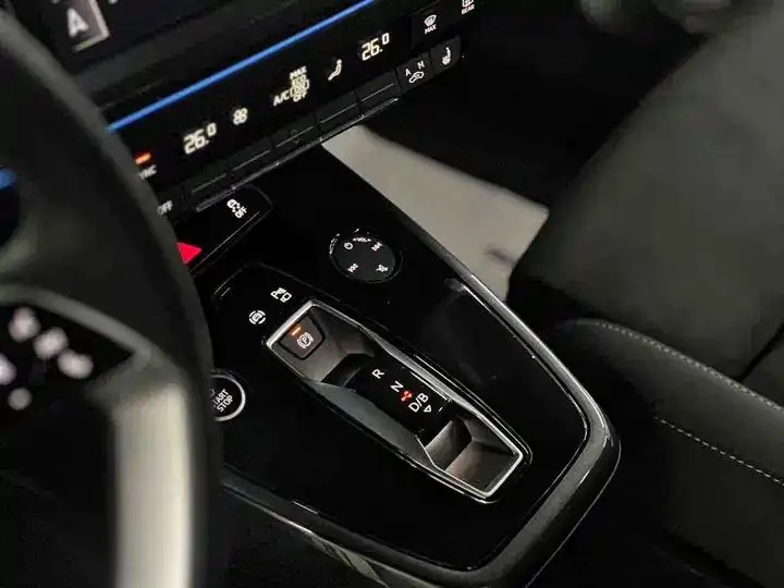 Audi Q4 e-tron 2024 40 e-tron Creation Edition 8