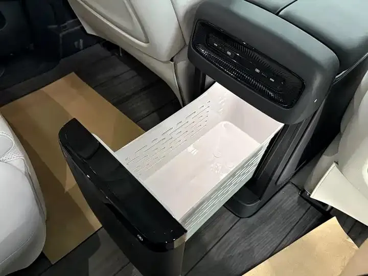 Voyah Dreamer 2025 PHEV Four-wheel Drive Flagship Dry Kun Edition 15