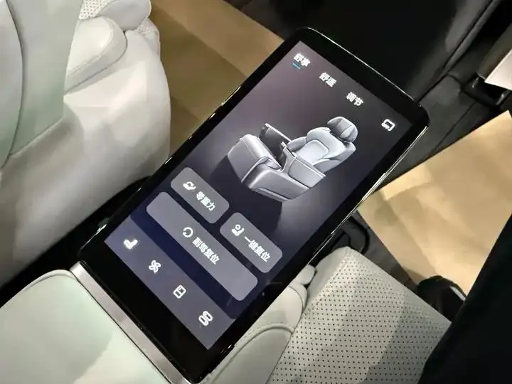 Voyah Dreamer 2025 PHEV Four-wheel Drive Flagship Dry Kun Edition 17
