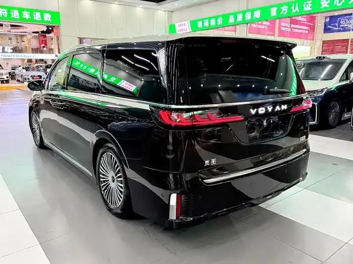 Voyah Dreamer 2025 PHEV Four-wheel Drive Flagship Dry Kun Edition 3