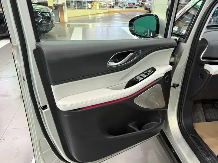 Voyah Dreamer 2025 PHEV Four-wheel Drive Flagship Dry Kun Edition 9