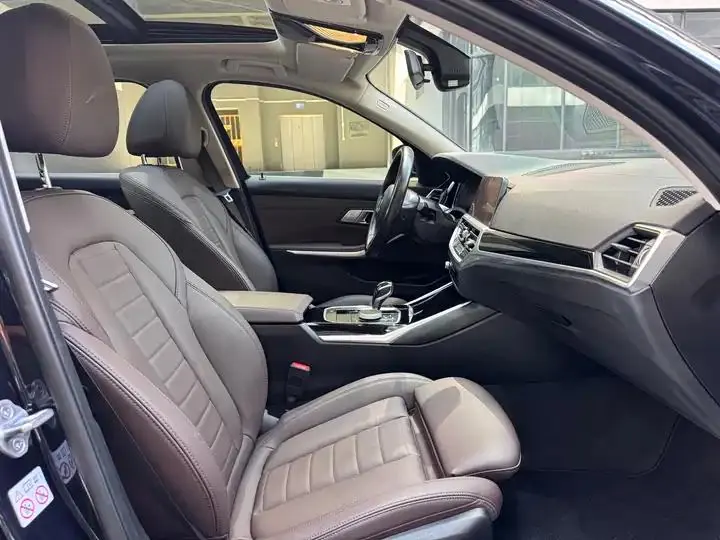BMW 3 Series 2020 model 320Li M Sport Package 6