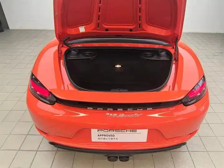 Porsche 718 2022 Boxster 2.0T 12