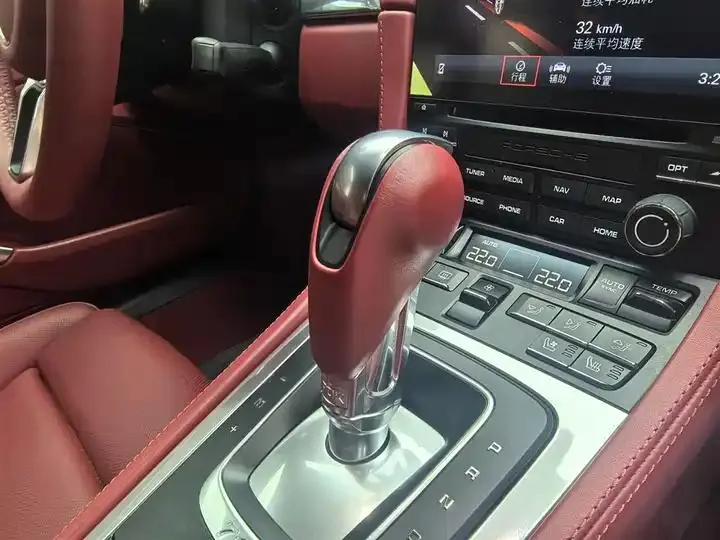 Porsche 718 2022 Boxster 2.0T 13