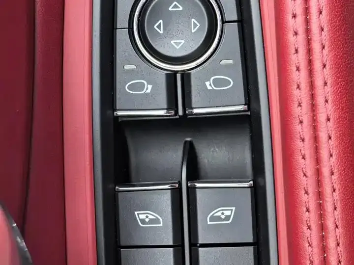 Porsche 718 2022 Boxster 2.0T 24
