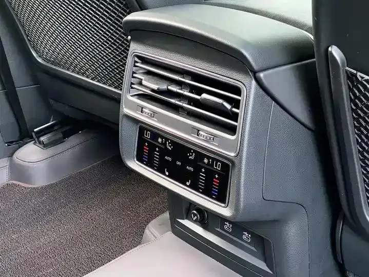 Audi Q8 2021 55 TFSI Selected Dynamic Type 15