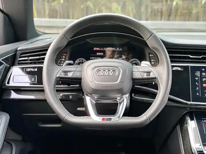 Audi Q8 2021 55 TFSI Selected Dynamic Type 9