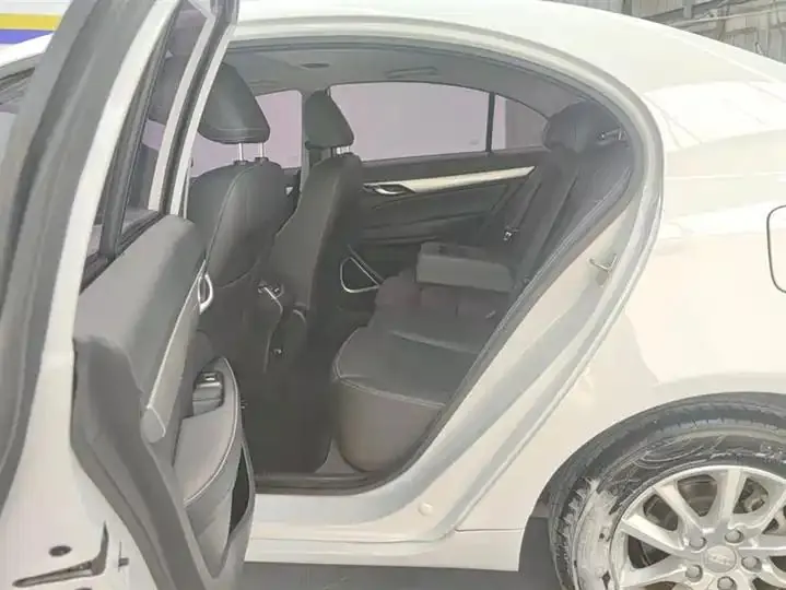 Emgrand 2020 1.5L Manual Luxury Model 11