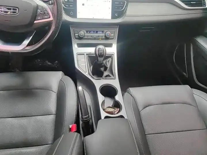 Emgrand 2020 1.5L Manual Luxury Model 16