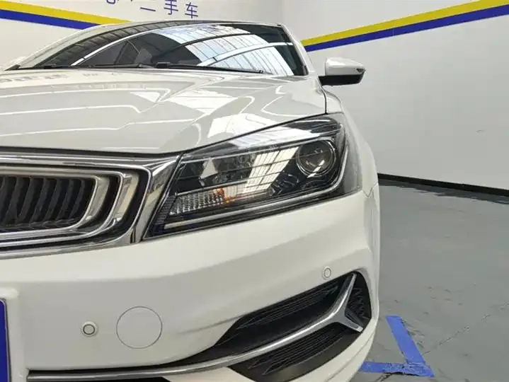 Emgrand 2020 1.5L Manual Luxury Model 5