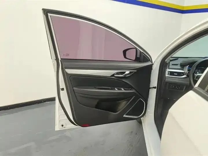 Emgrand 2020 1.5L Manual Luxury Model 7