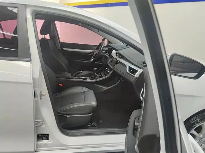Emgrand 2020 1.5L Manual Luxury Model 8