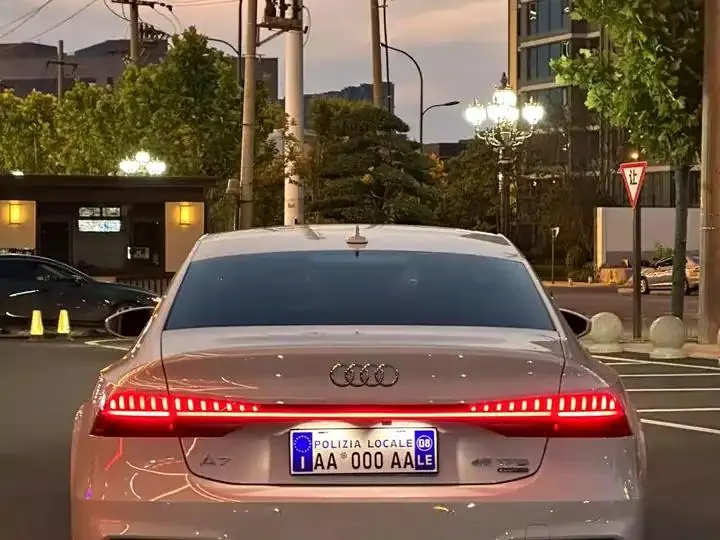 Audi A7L 2022 45 TFSI S-line Zhumeng Crystal Set 8