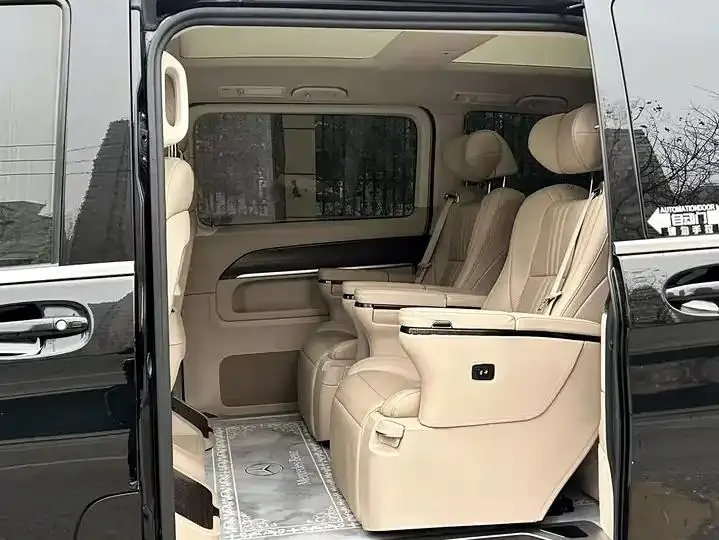 Mercedes Benz Class V 2022V 260 L Long Wheelbase Premium Edition 9