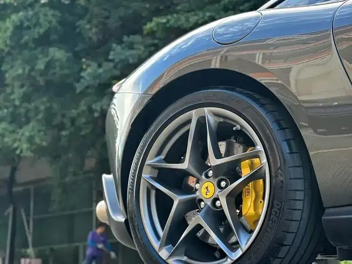 Roma 2020 3.9T V8 11