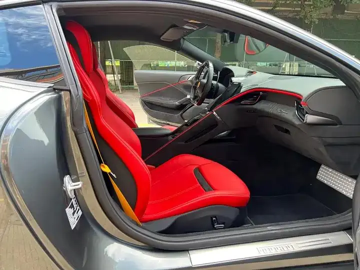 Roma 2020 3.9T V8 7