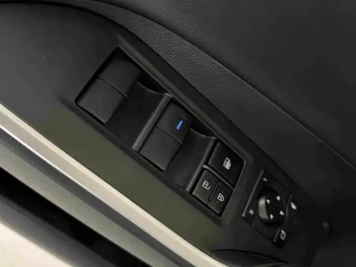 RAV4 Rongfeng 2021 2.0L CVT Two-Drive Fashion PLUS Edition 28