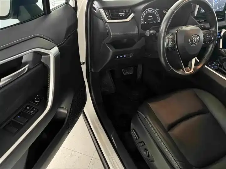 RAV4 Rongfeng 2021 2.0L CVT Two-Drive Fashion PLUS Edition 9