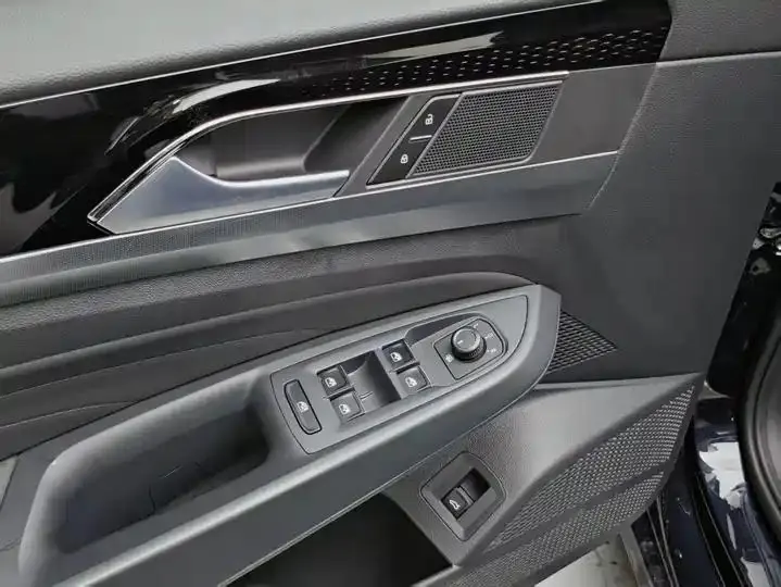 Passat 2022 280TSI Business Edition 18