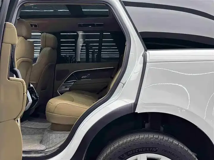 Range Rover 2023 3.0 L 6 360PS Shengshi Edition 7