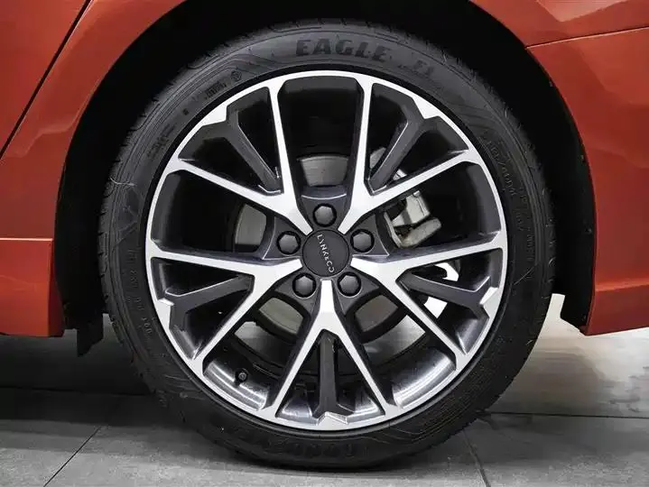 LYNK&amp;CO 03 2021 1.5TD DCT Champion Edition 12