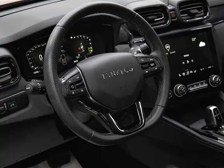 LYNK&amp;CO 03 2021 1.5TD DCT Champion Edition 16