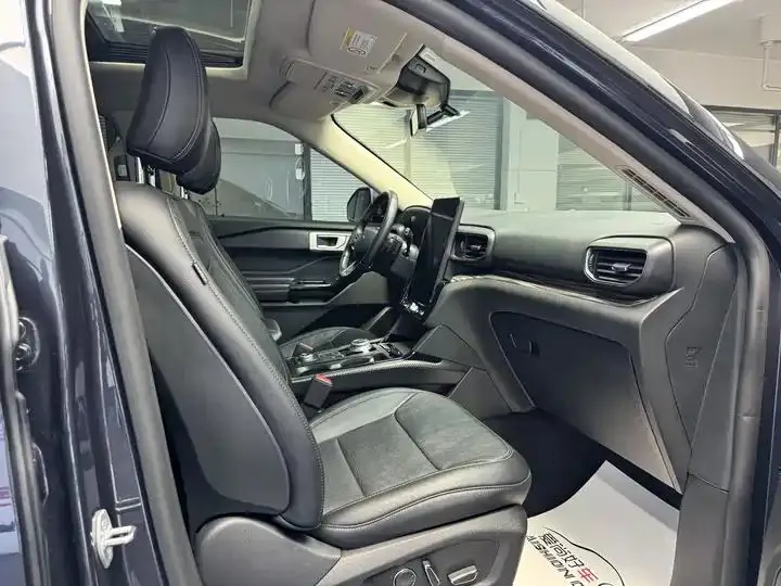 Explorer 2020 EcoBoost 285 Four-Wheel-Drive Titanium Edition, 7-Seater 12