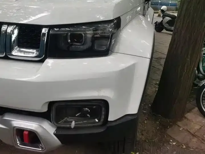 Beijing BJ40 2020 2.0T Automatic Four-wheel Drive City Hunter Edition Chivalrous Type 5