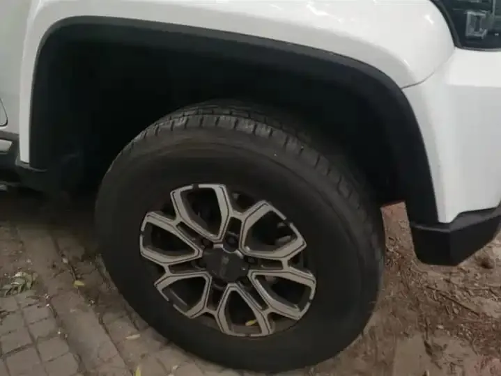 Beijing BJ40 2020 2.0T Automatic Four-wheel Drive City Hunter Edition Chivalrous Type 6