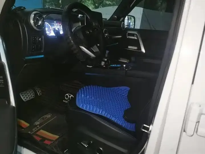 Beijing BJ40 2020 2.0T Automatic Four-wheel Drive City Hunter Edition Chivalrous Type 9
