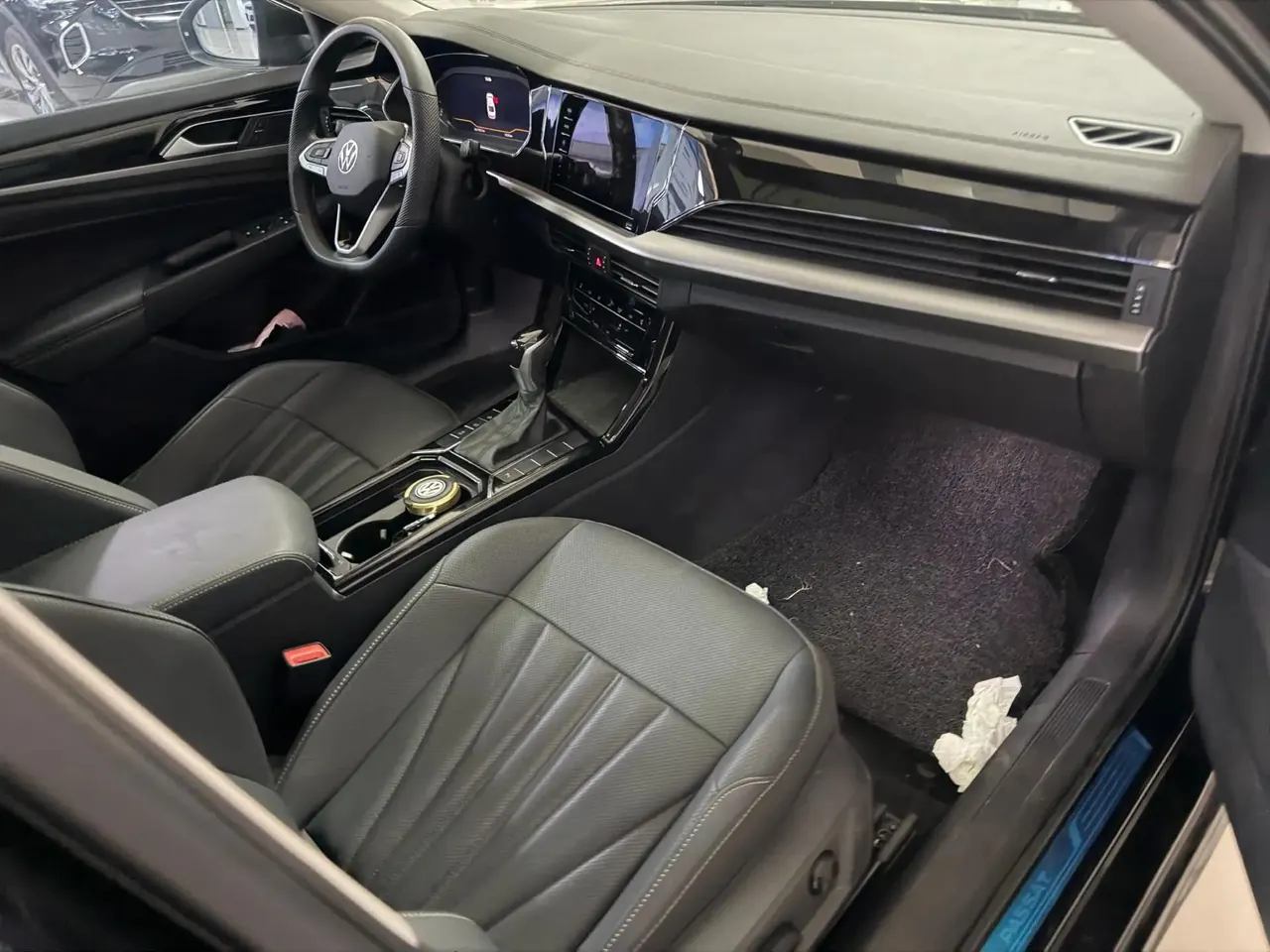 Volkswagen 2025 Passat 2.0TSI 330TSI outstanding elite edition automatic gear 4