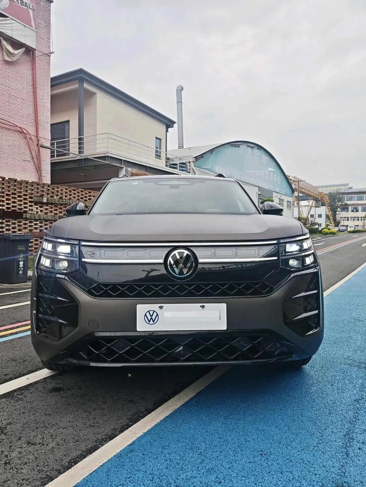 Volkswagen 2025 Teramont Pro 2.0TSI 450TSI Four-Wheel-Drive Summit Edition Automatic 2