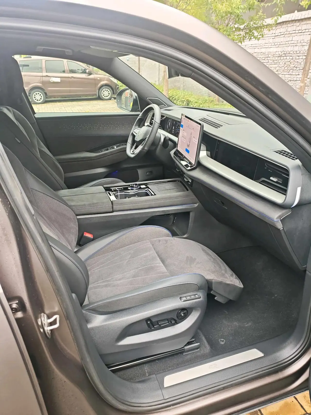 Volkswagen 2025 Teramont Pro 2.0TSI 450TSI Four-Wheel-Drive Summit Edition Automatic 8