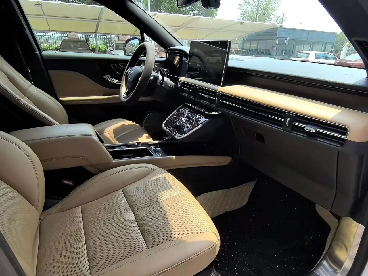 Adventurer 2022 model changed to 2.0T two-wheel drive elegant version 4