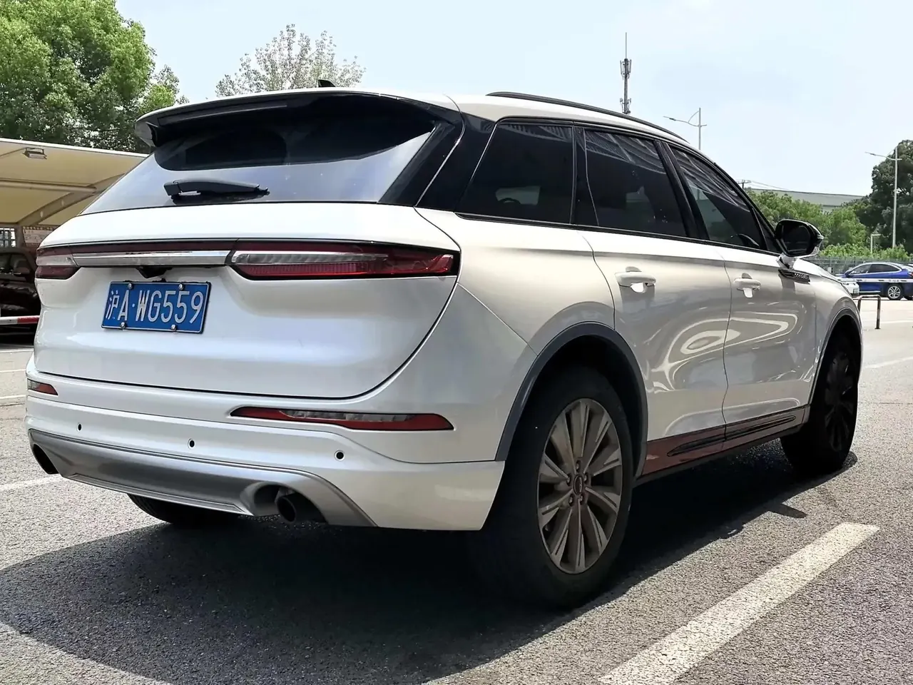 Adventurer 2022 model changed to 2.0T two-wheel drive elegant version 6