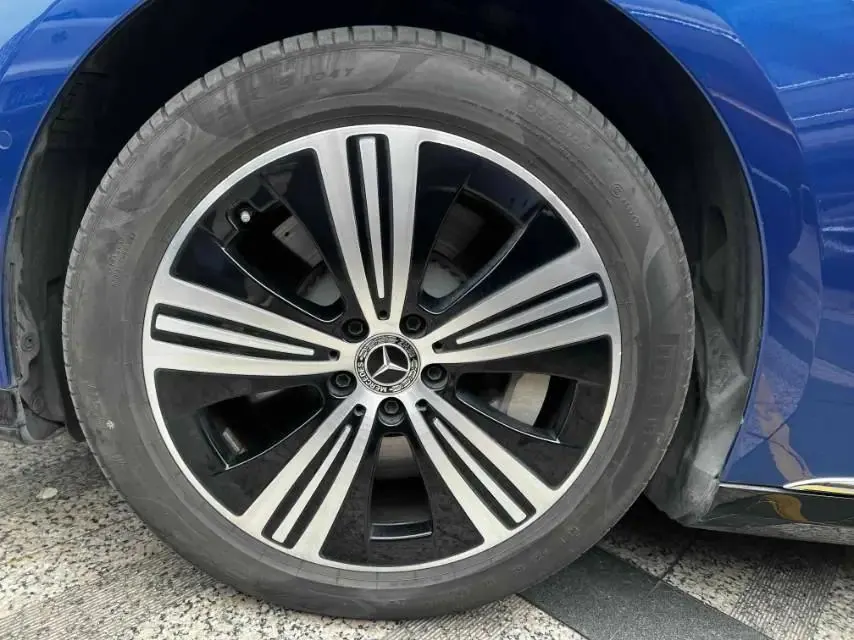 Mercedes Benz EQE 2022 350 Deluxe Edition 4