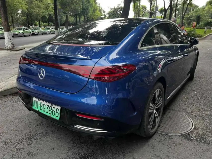 Mercedes Benz EQE 2022 350 Deluxe Edition 9