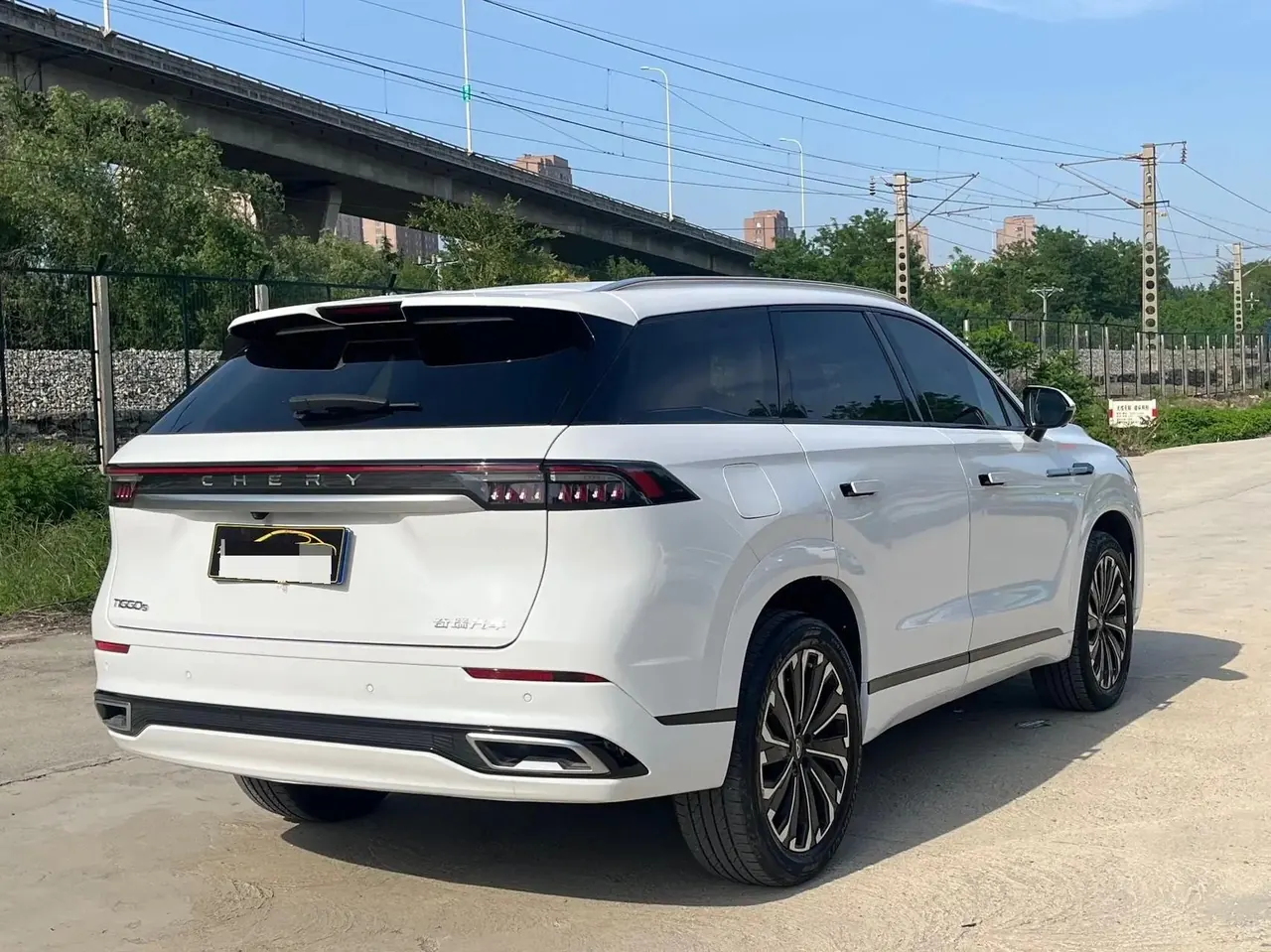 Ruihu 9 2023 2.0T Automatic Two-Drive Deluxe Edition 7 5