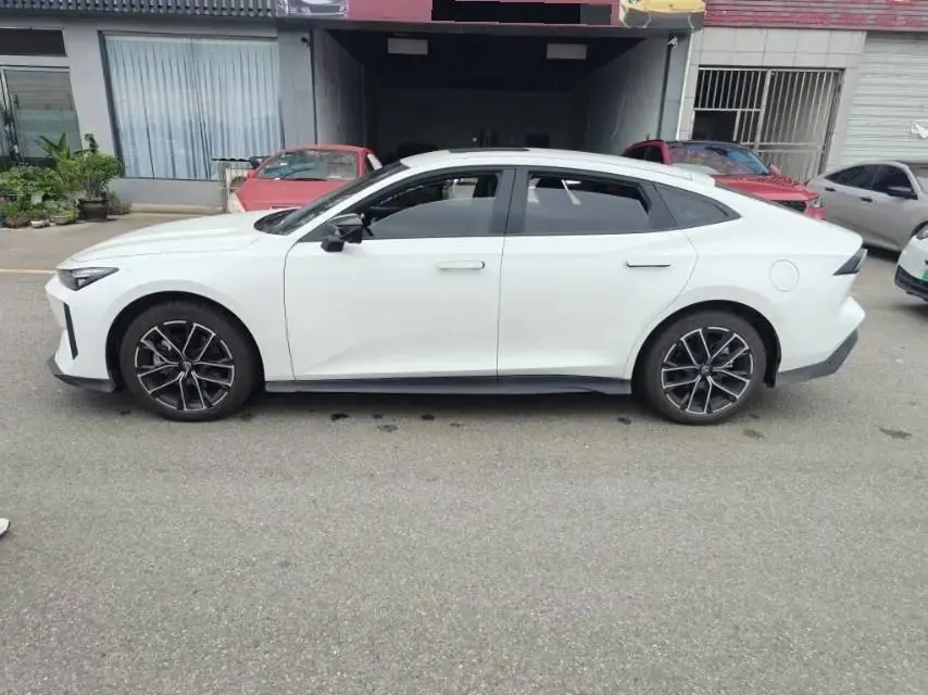 ChangAn 2024 UNI-V Zhidian iDD 1.5 Stepless Blue Whale 136km Zhiku Automatic Gear 2
