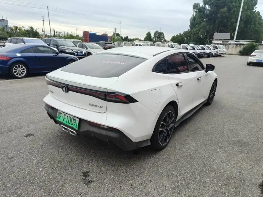 ChangAn 2024 UNI-V Zhidian iDD 1.5 Stepless Blue Whale 136km Zhiku Automatic Gear 3